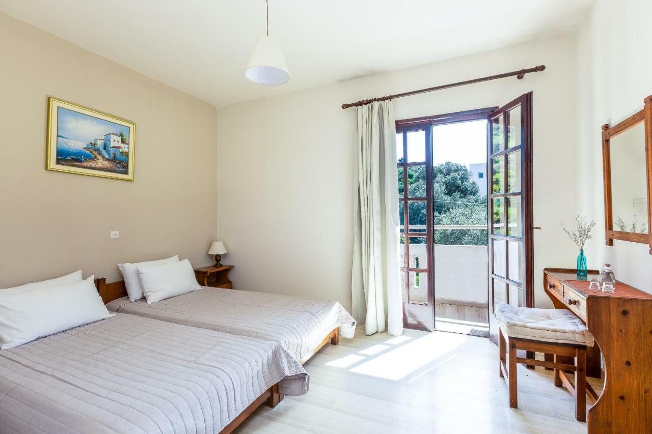 Santa Maria Studios & Apartments Плакиас Экстерьер фото