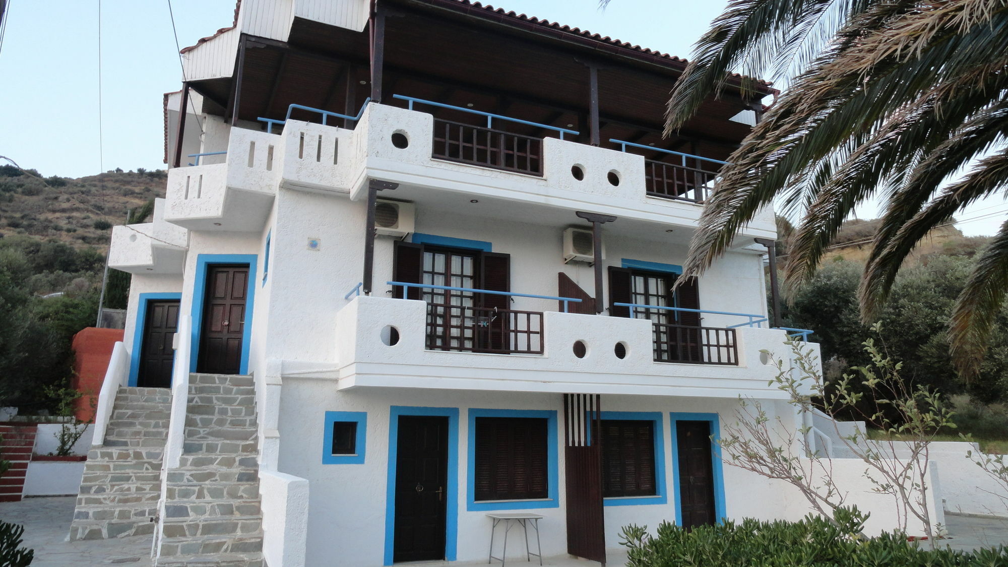 Santa Maria Studios & Apartments Плакиас Экстерьер фото